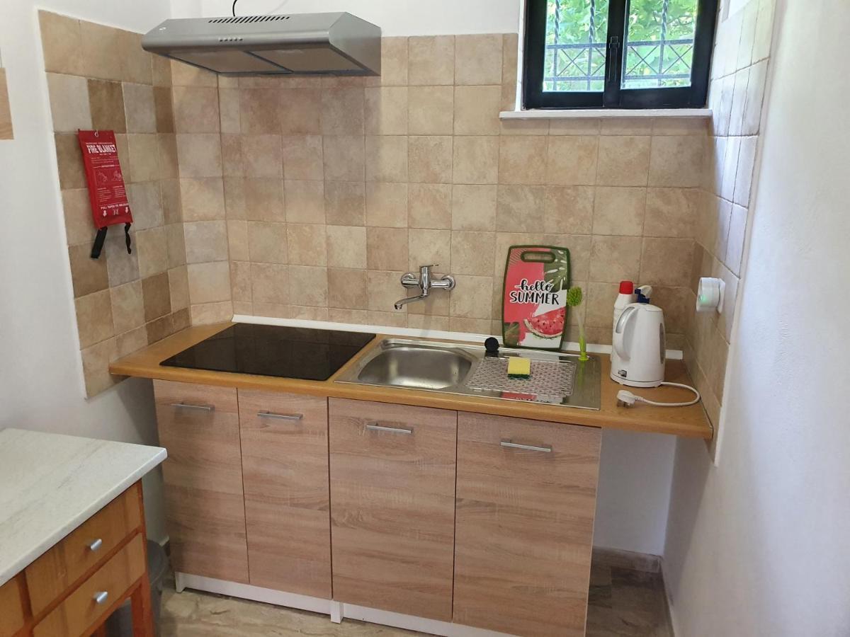 Julia'S Apartment 칼라마타 외부 사진