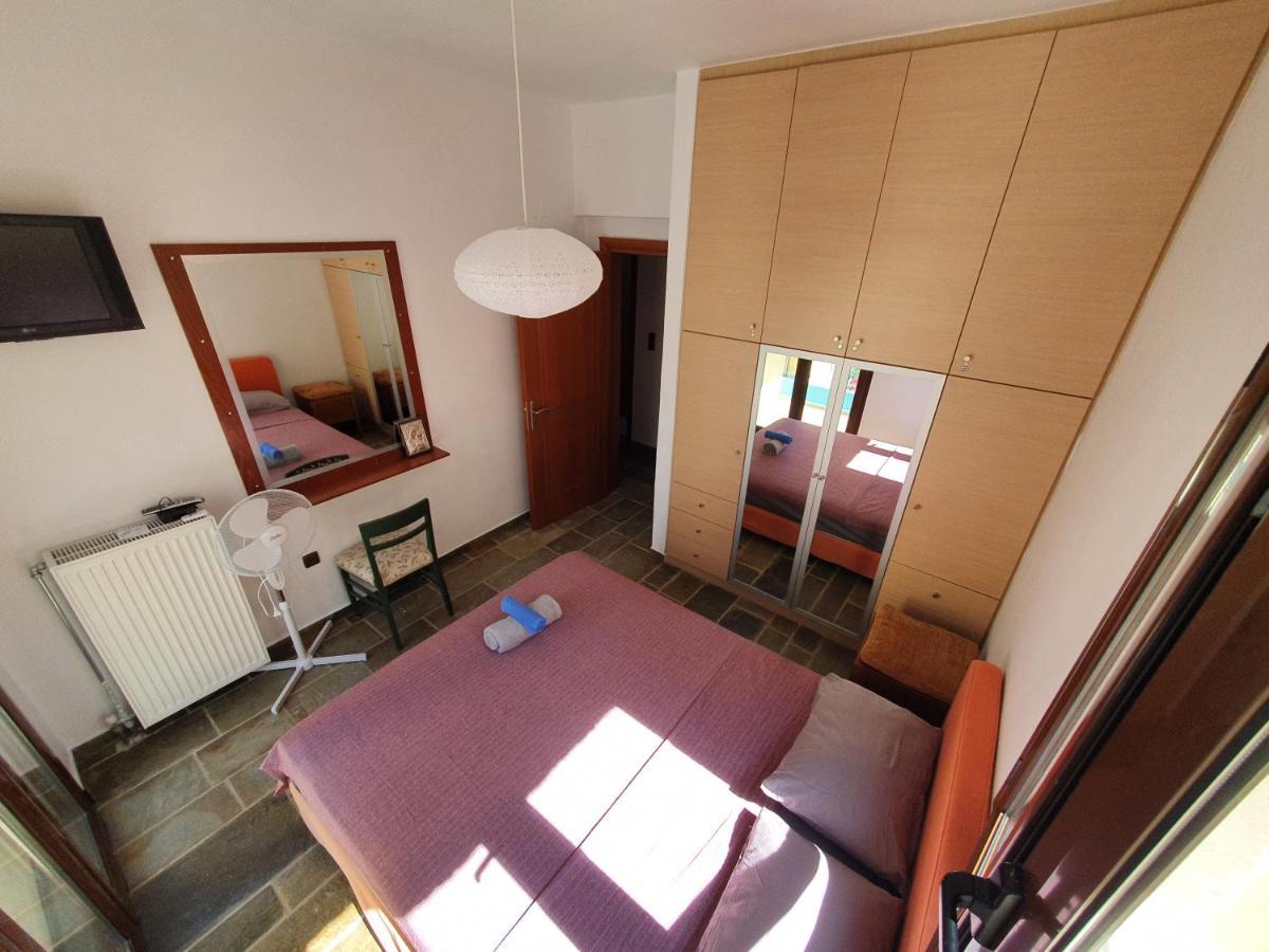 Julia'S Apartment 칼라마타 외부 사진
