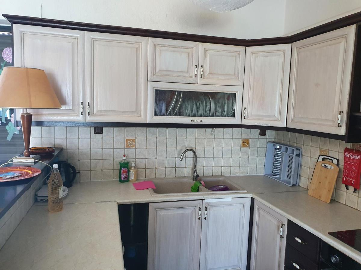 Julia'S Apartment 칼라마타 외부 사진