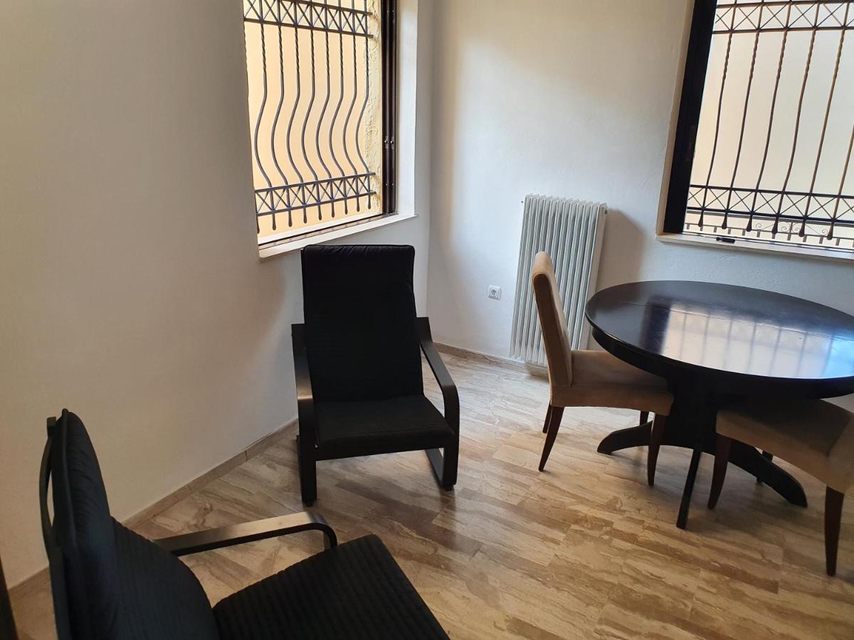 Julia'S Apartment 칼라마타 외부 사진