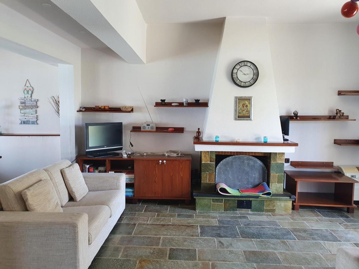 Julia'S Apartment 칼라마타 외부 사진