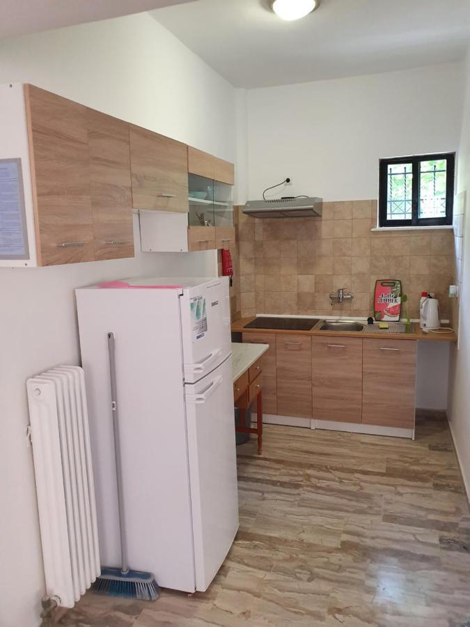 Julia'S Apartment 칼라마타 외부 사진