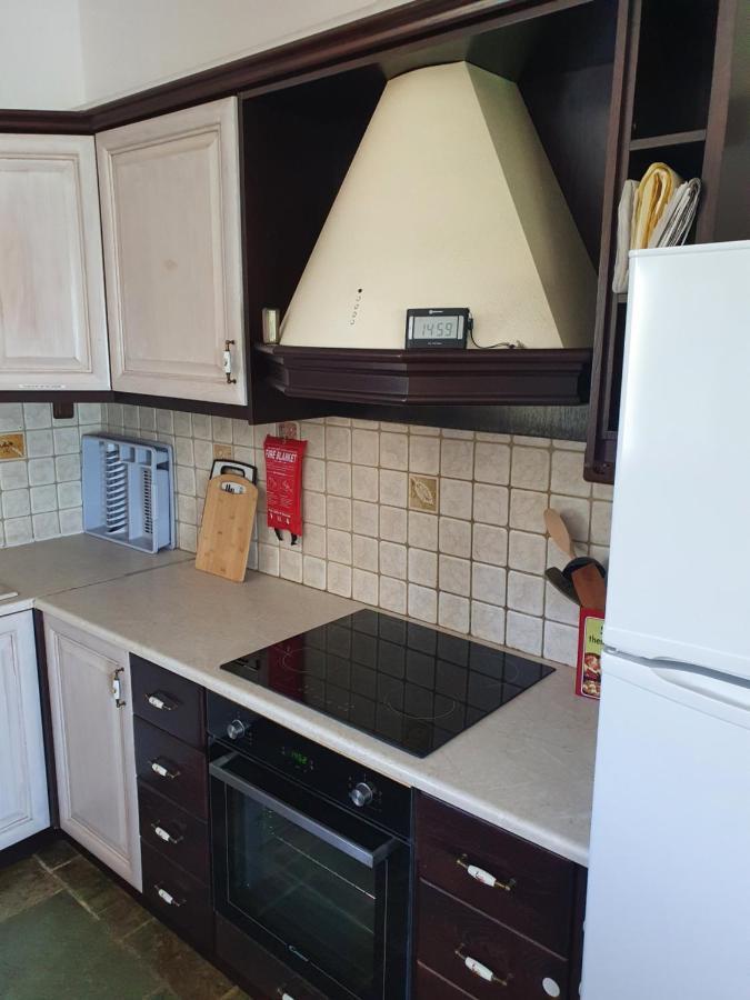 Julia'S Apartment 칼라마타 외부 사진